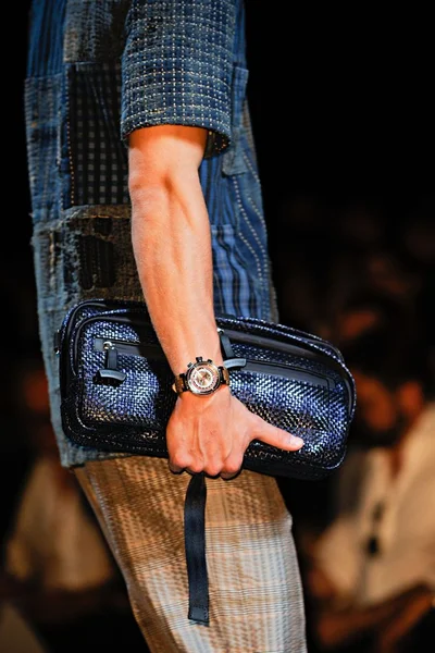 Look 74